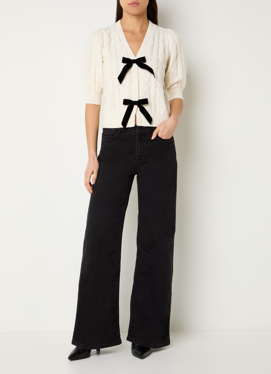 Rails Clarissa kabelgebreid vest met strikdetail - voorkant 2 gebroken wit