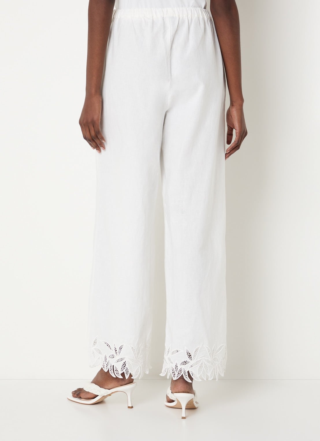Rails Emmie mid waist loose fit broek met steekzakken en broderie - achterkant 4 gebroken wit