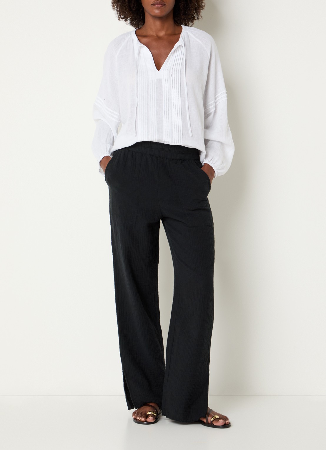 Rails Leon mid waist straight fit broek van  katoen met structuur - voorkant 5 zwart