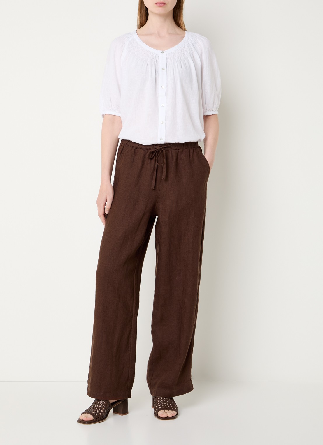 Rails Mid waist straight fit broek van linnen met steekzakken - voorkant 4 donkerbruin