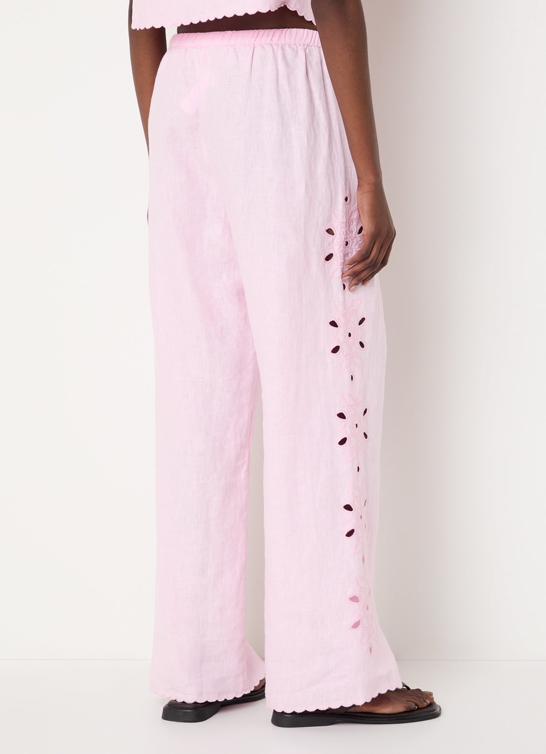 Rails Mirina mid waist loose fit broek van linnen met broderie - achterkant lichtroze