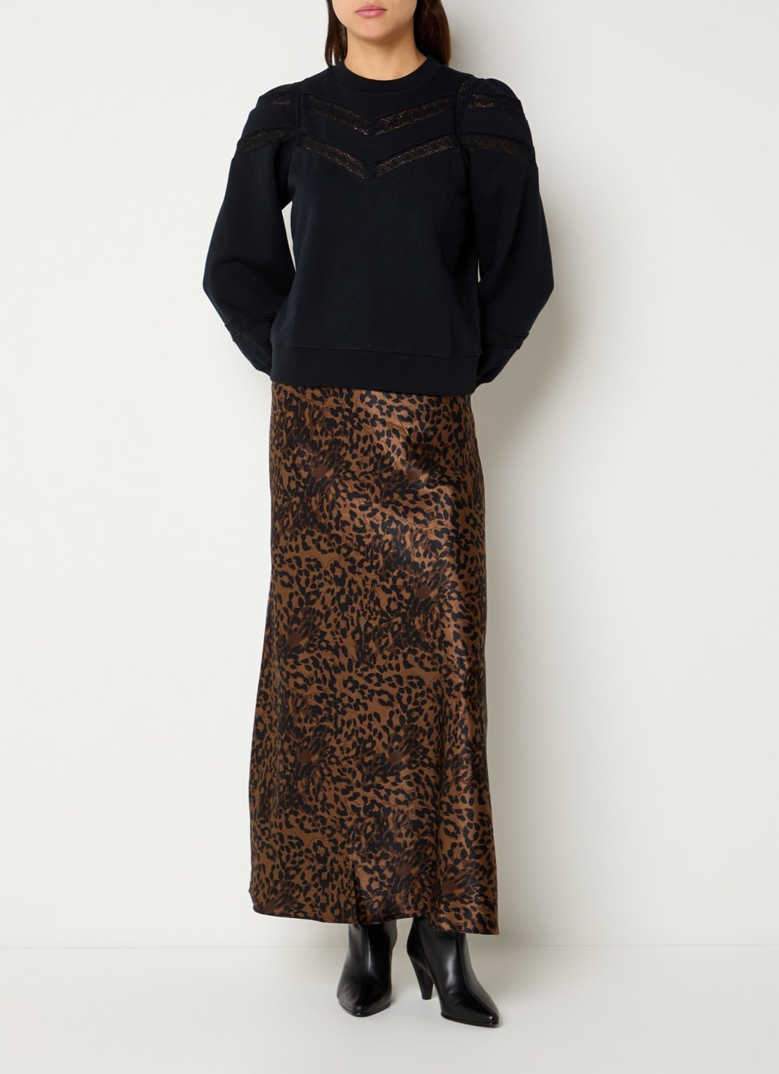 Rails Romina maxi rok van satijn met panterprint - voorkant 3 bruin