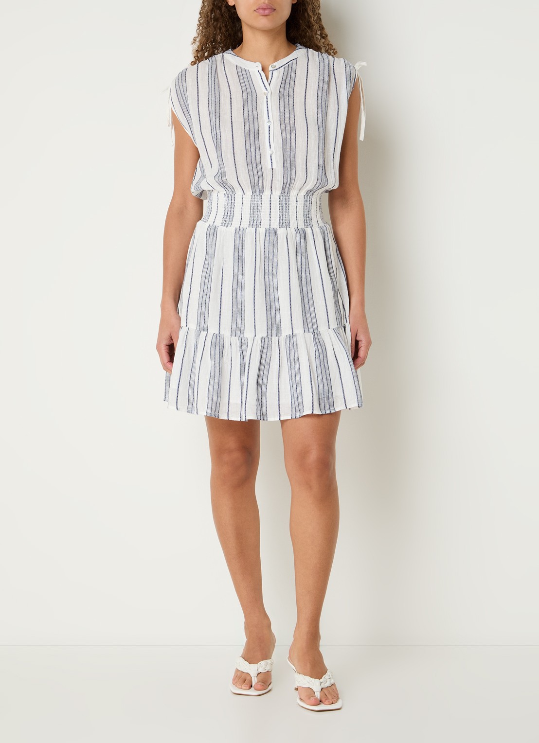 Rails Samina mini tuniekjurk met smockwerk - voorkant 2 wit