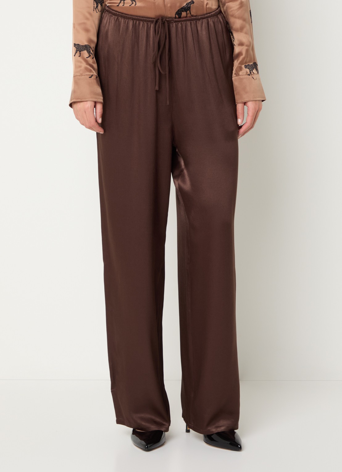Rails Virgo low waist balloon fit broek van satijn - detail 3 chocoladebruin