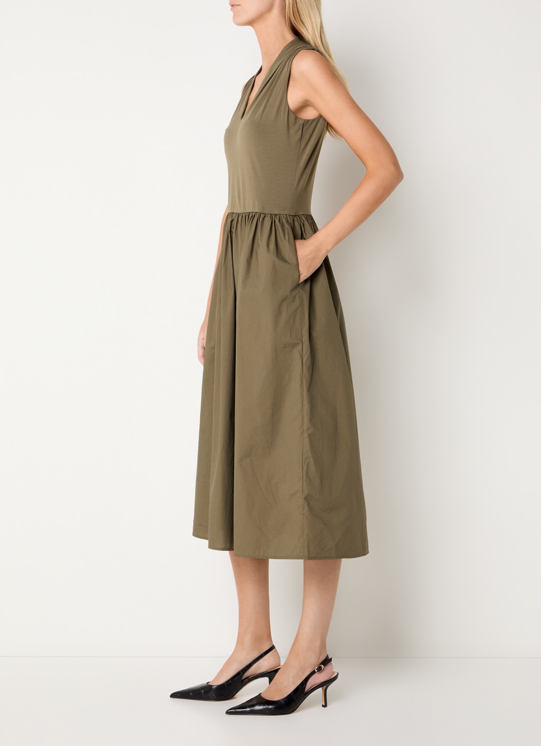 Rails Winnie midi jurk met plooidetail en steekzakken - voorkant 3 zand