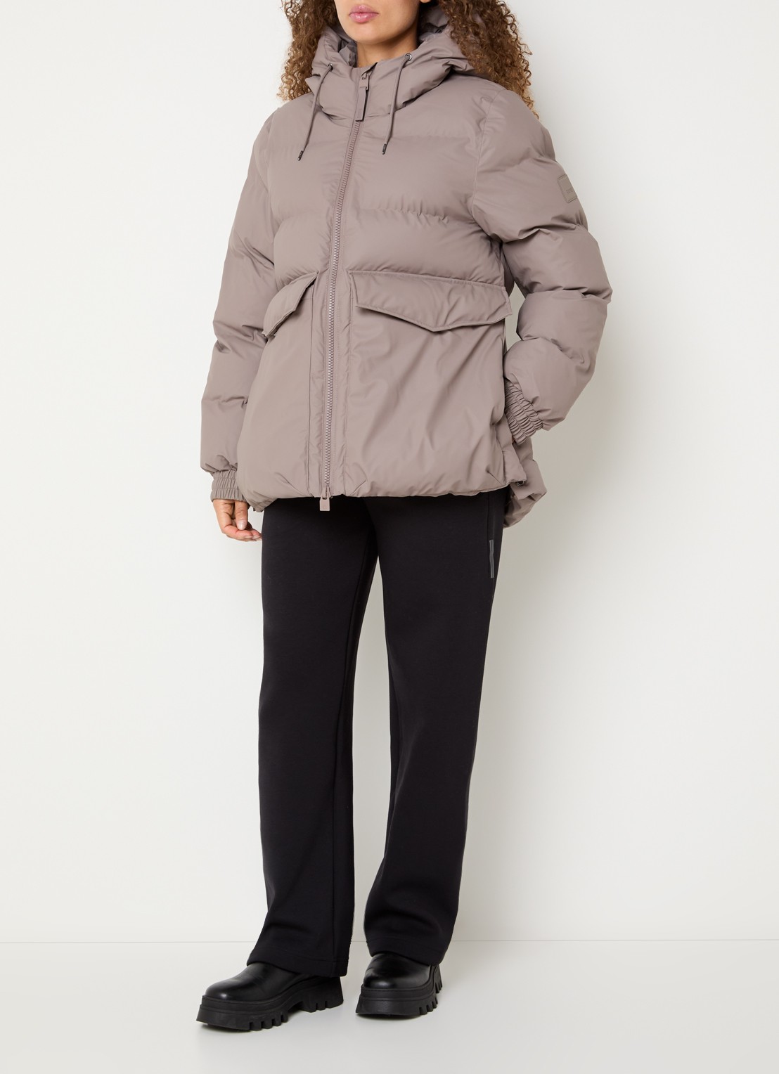 Rains Alta A-Line pufferjack met capuchon - voorkant 2 grijs