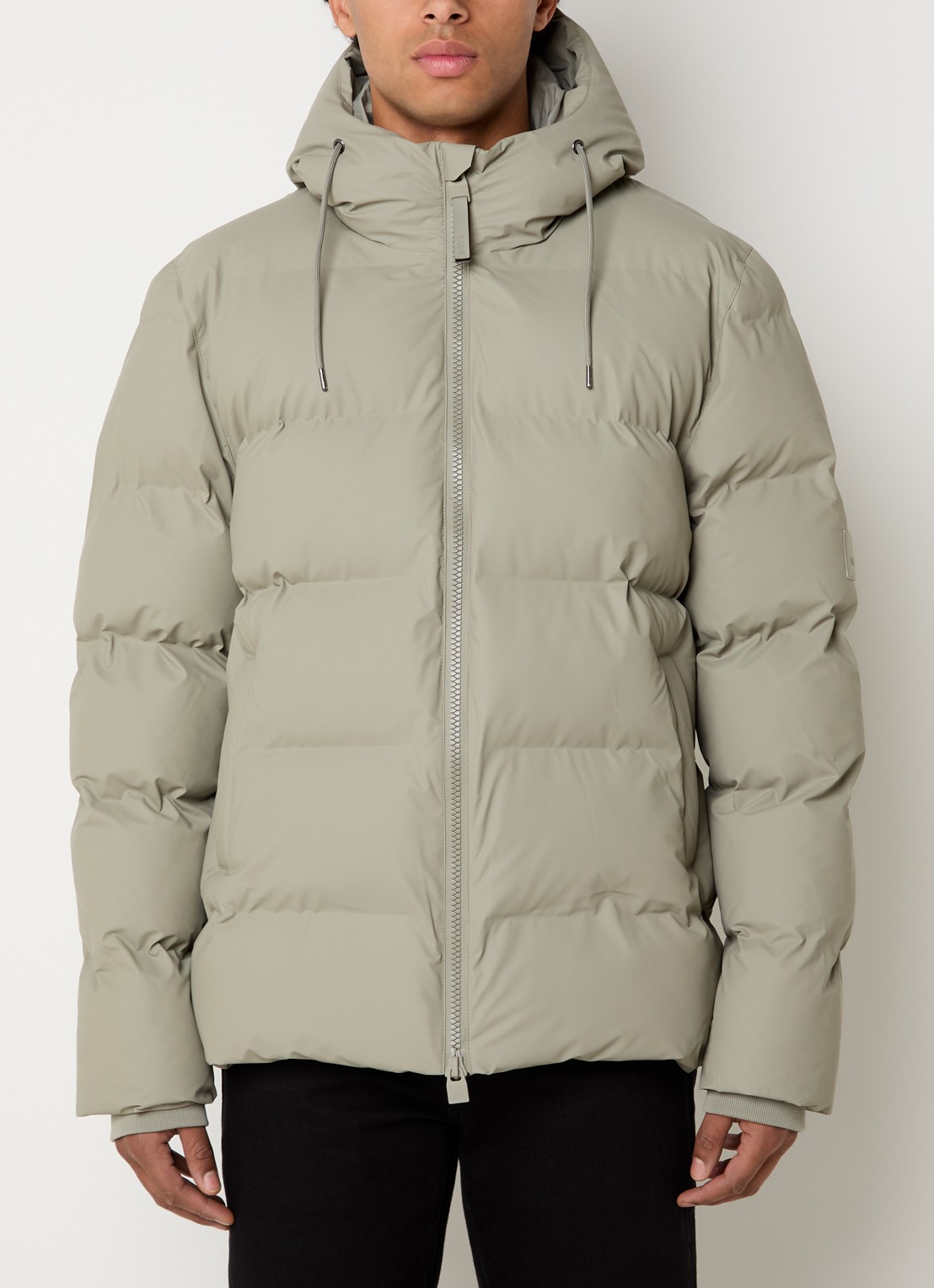 Rains Alta puffer jack met capuchon en steekzakken - detail 3 olijfgroen