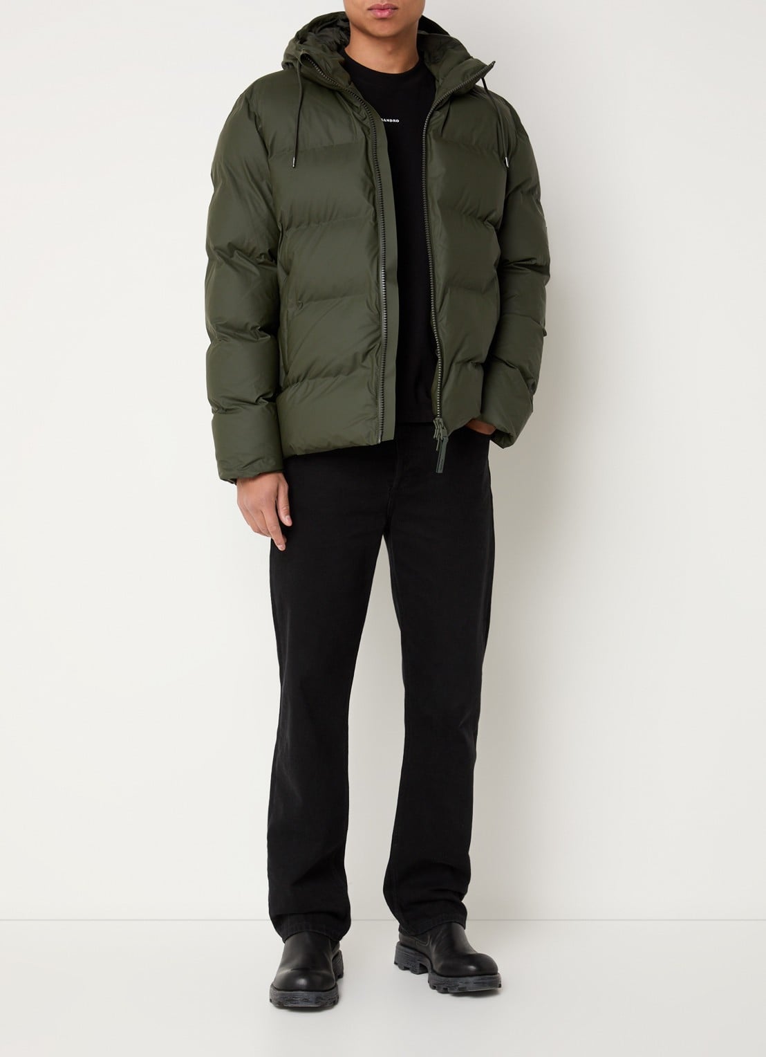 Rains Alta puffer jack met capuchon en steekzakken - voorkant 2 bronsgroen