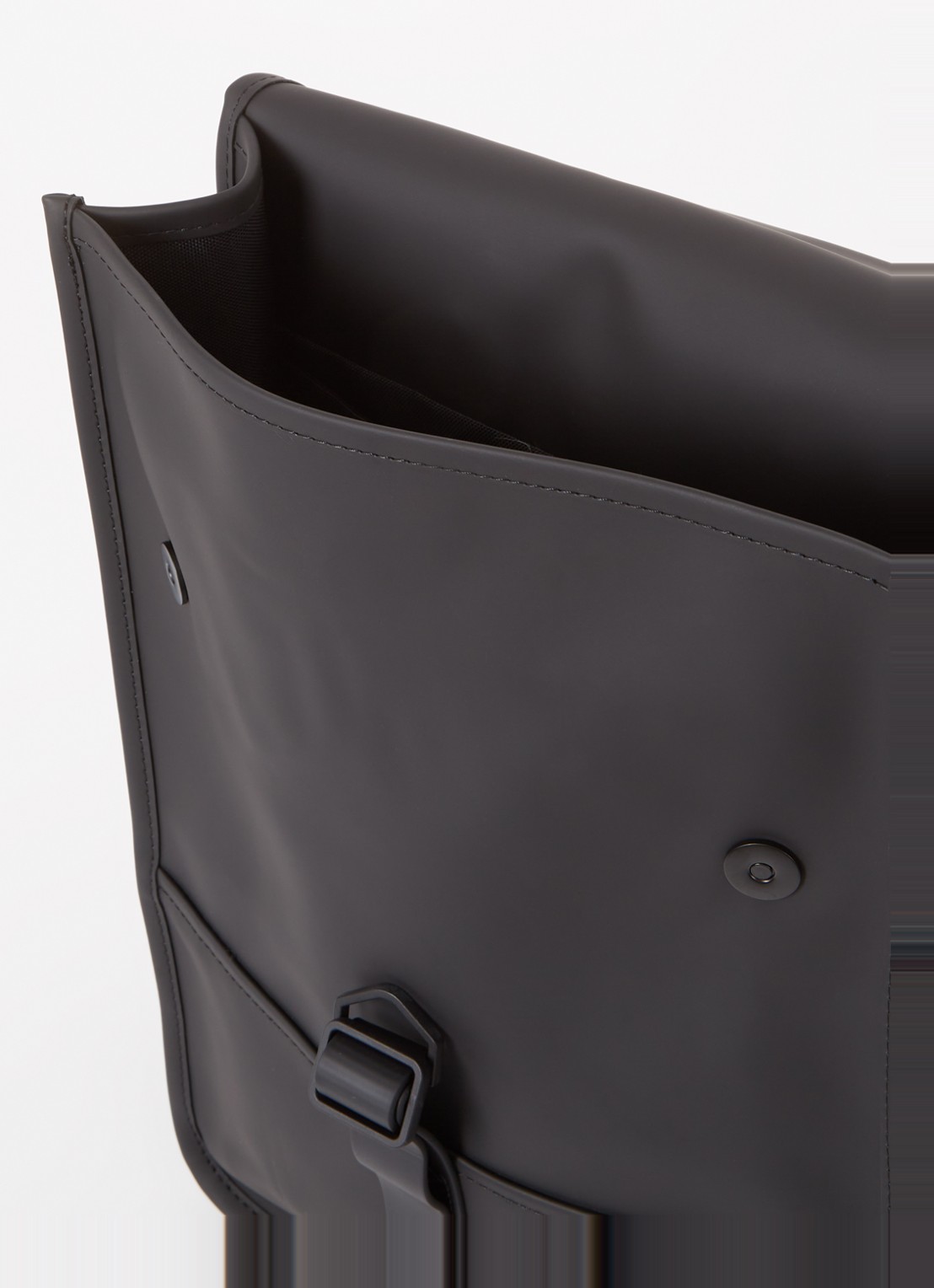 Rains Mini W3 rugzak met 15 inch laptopvak en waterafstotende coating - detail 3 zwart