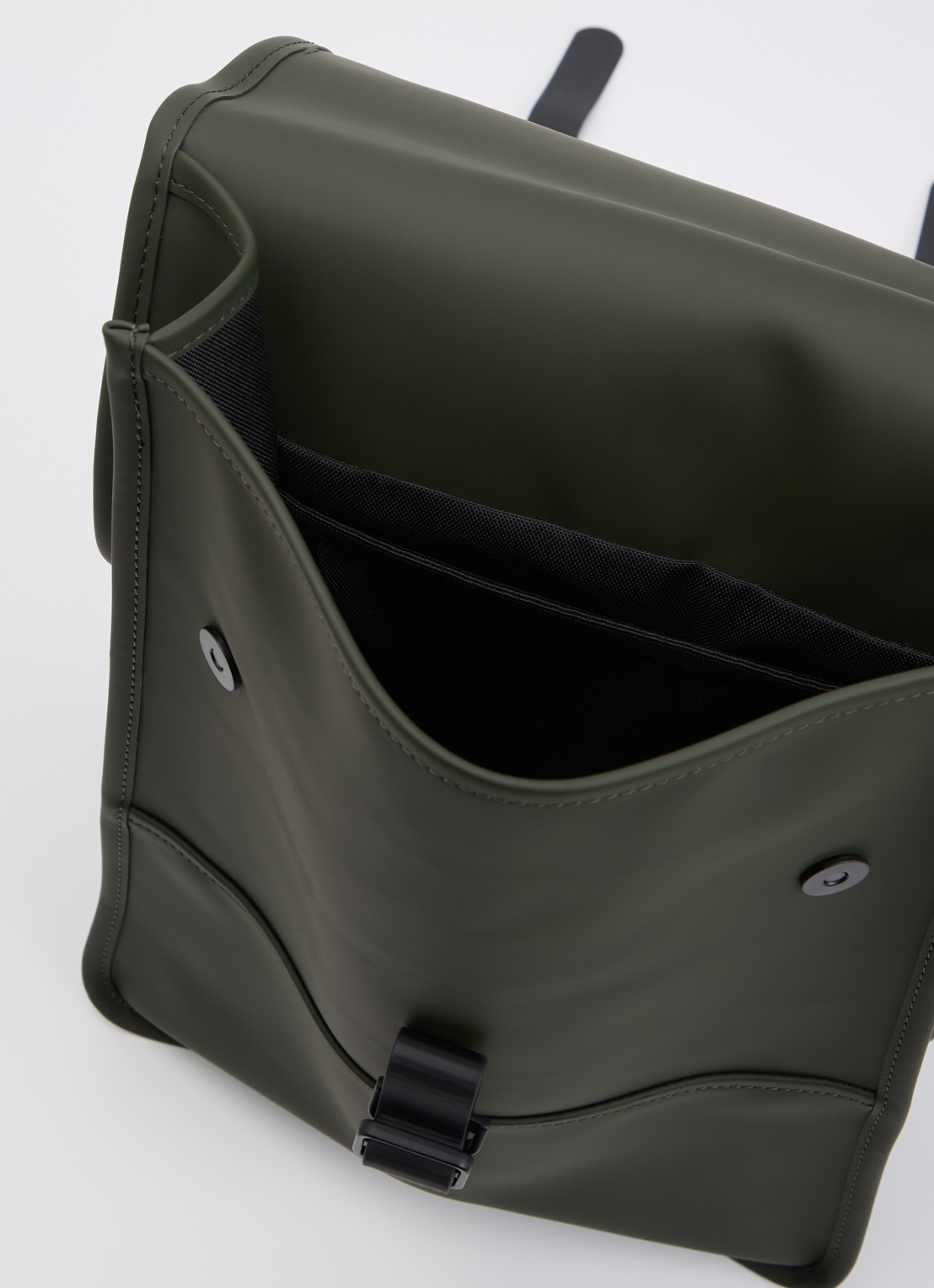 Rains Mini W3 rugzak met 15 inch laptopvak en waterafstotende coating - detail 3 donkergroen