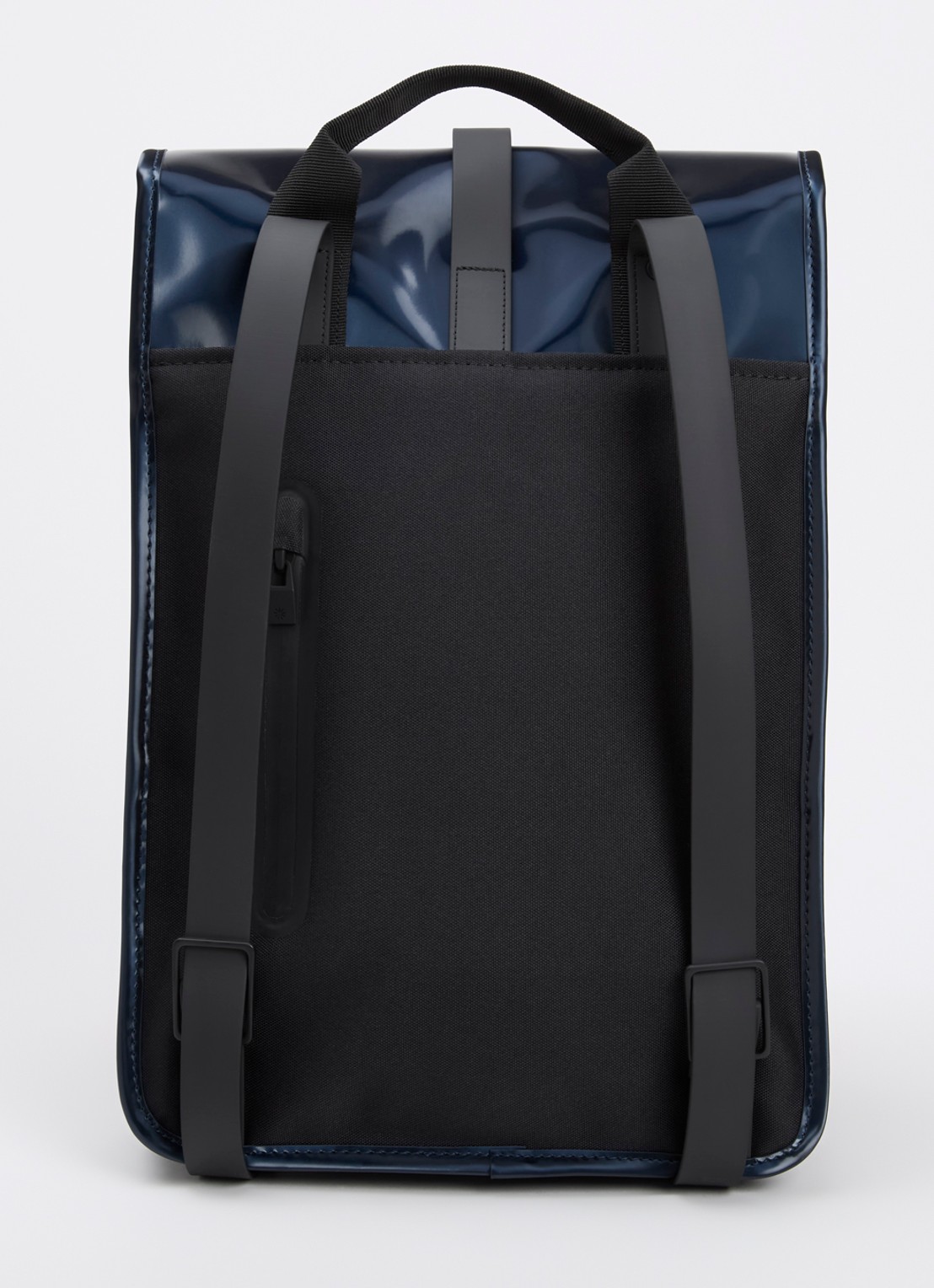 Rains Mini W3 rugzak met 15 inch laptopvak en waterafstotende coating - achterkant 3 donkerblauw