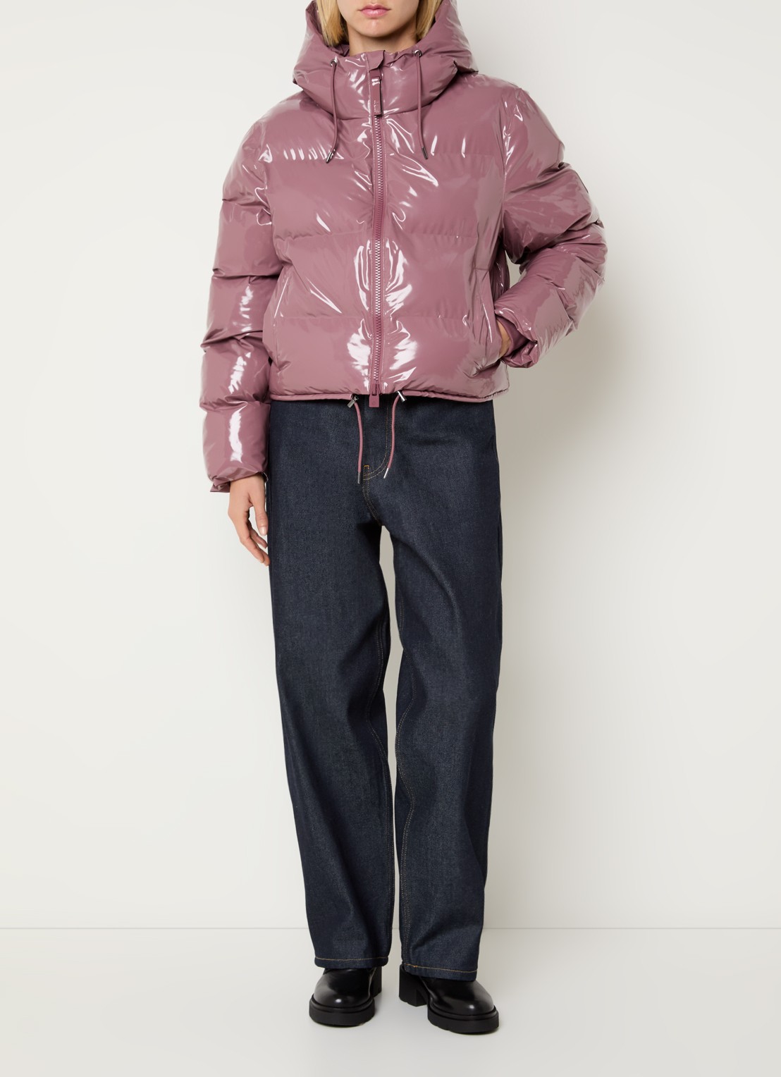 Rains Puffer jack met capuchon en logo - voorkant 3 oudroze