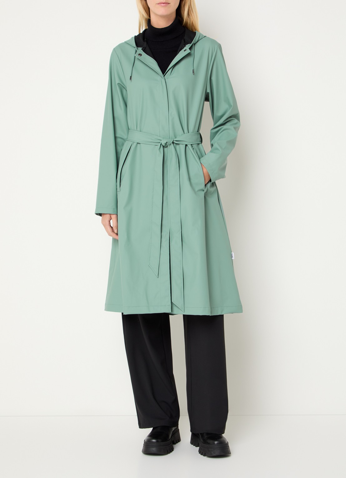 Rains Regenjas met capuchon en strikceintuur - detail mint