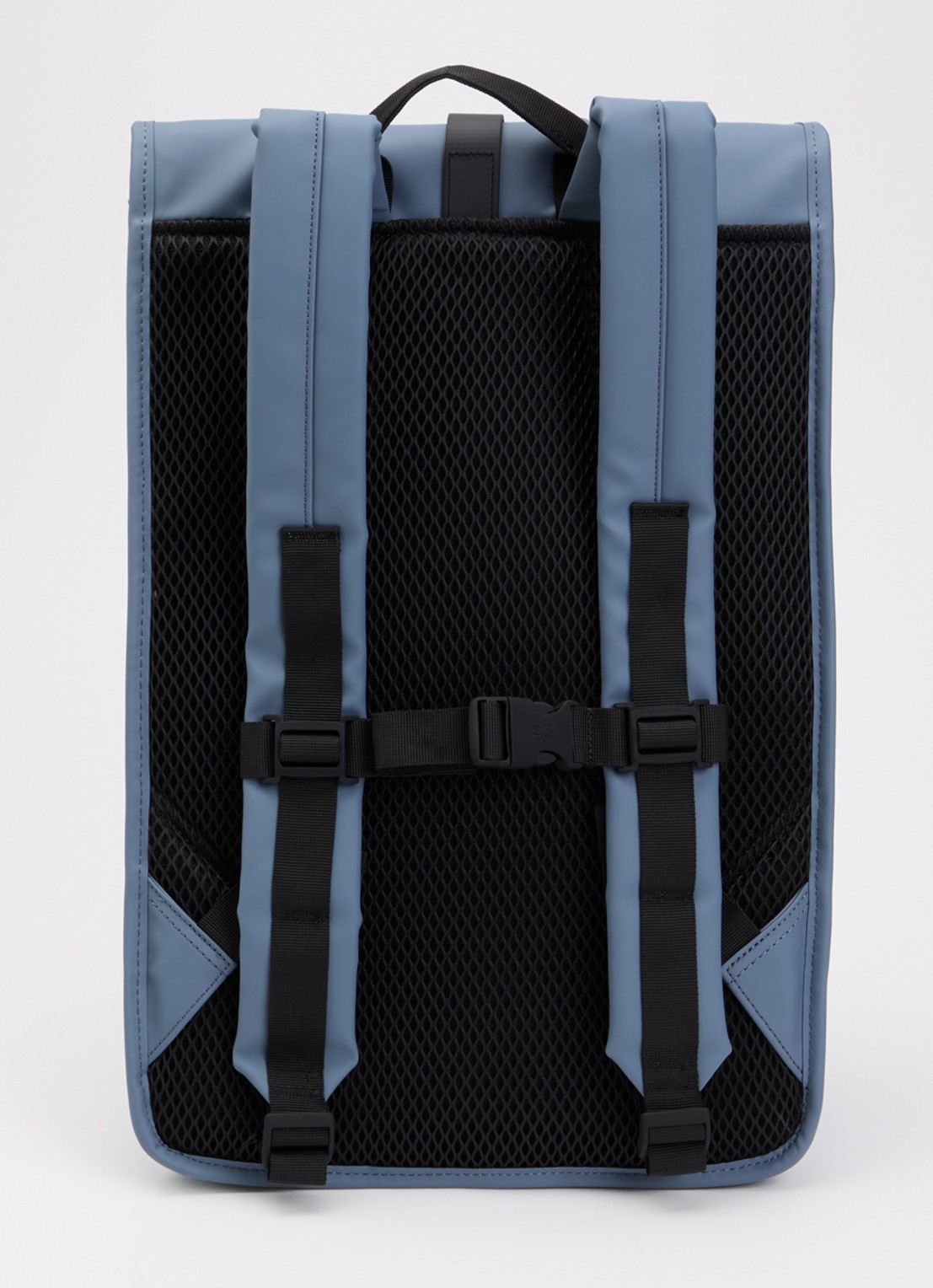 Rains Rolltop rugzak met waterafstotende coating - achterkant 2 staalblauw