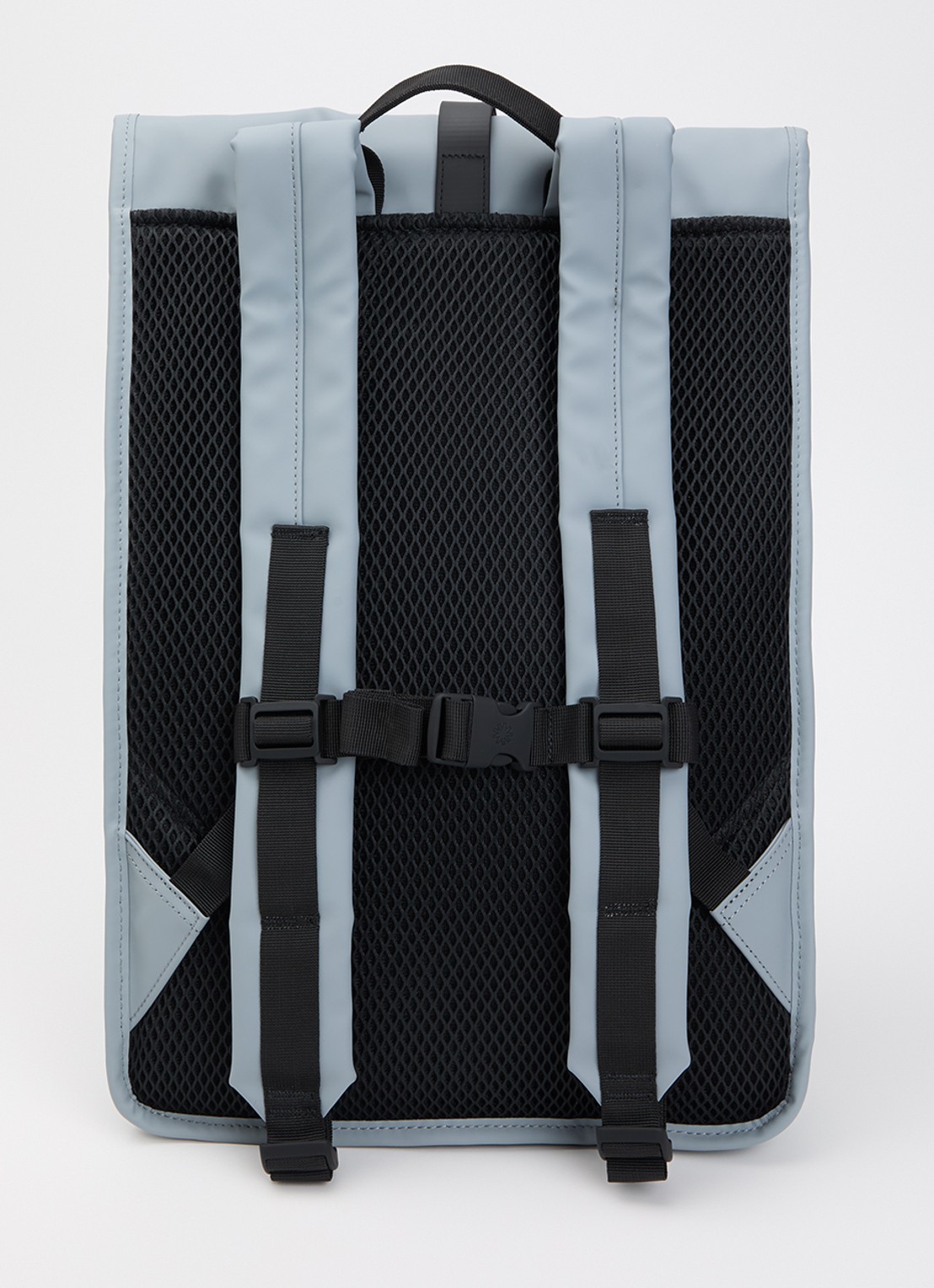 Rains Rolltop rugzak met waterafstotende coating - achterkant 3 lichtblauw
