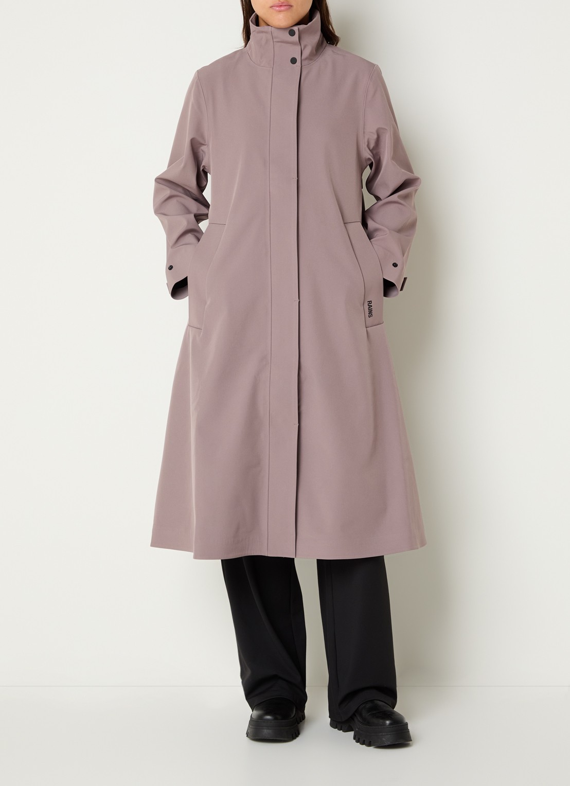 Rains Softshell jas met capuchon en steekzakken - voorkant 4 lichtbruin