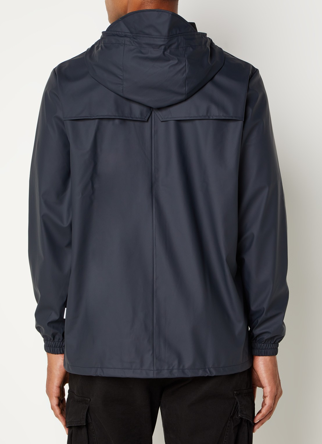 Rains Storm Breaker regenjas met capuchon en steekzakken - achterkant donkerblauw