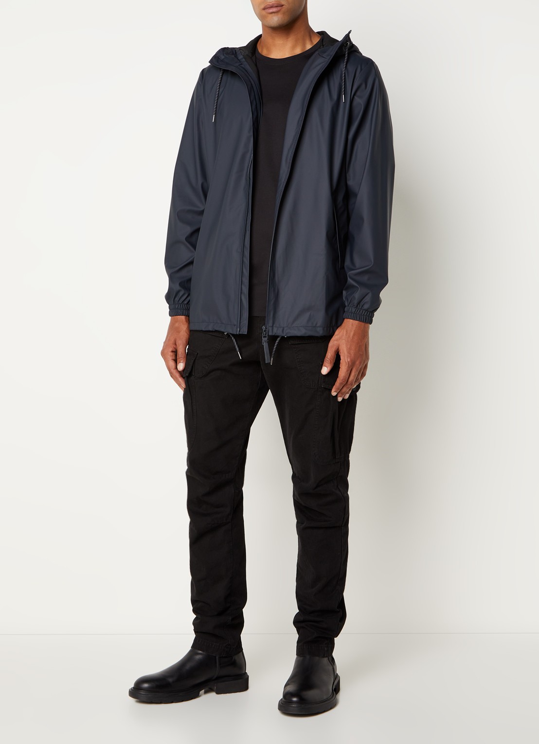 Rains Storm Breaker regenjas met capuchon en steekzakken - voorkant 4 donkerblauw