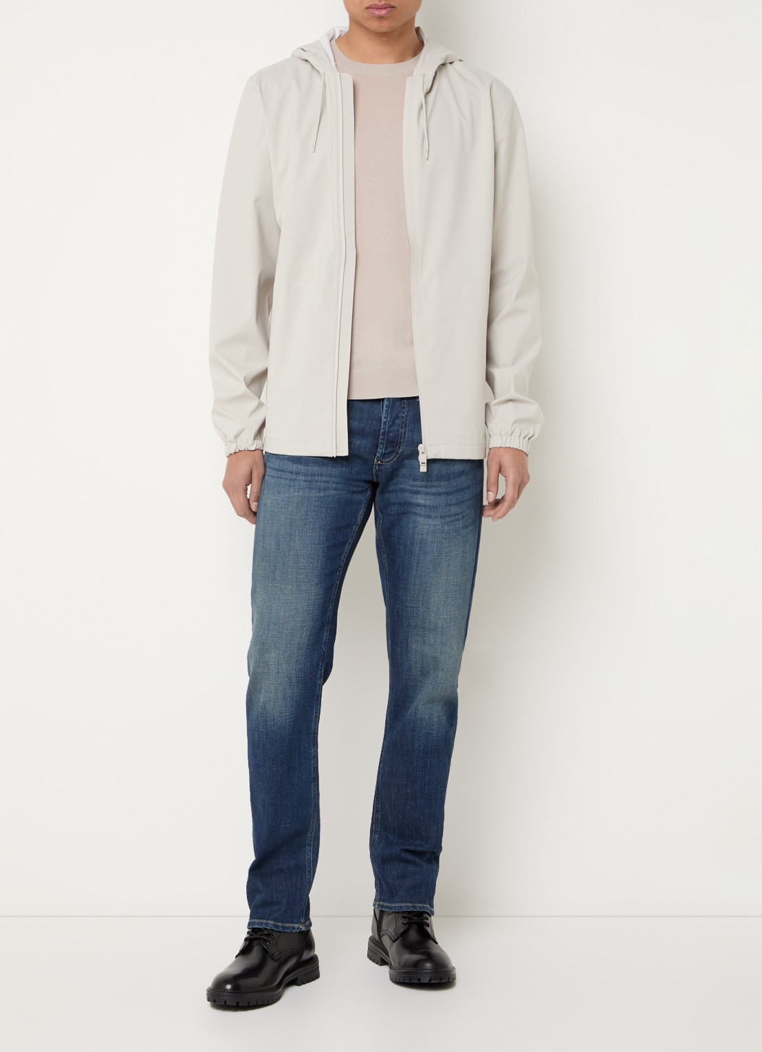 Rains Suva regenjas met capuchon en ritszakken - voorkant 3 beige