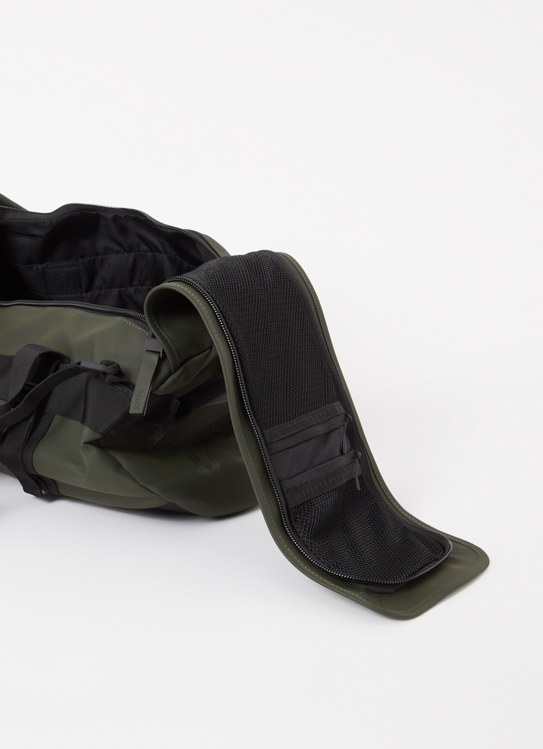 Rains Texel weekendtas met waterafstotende coating - detail groen