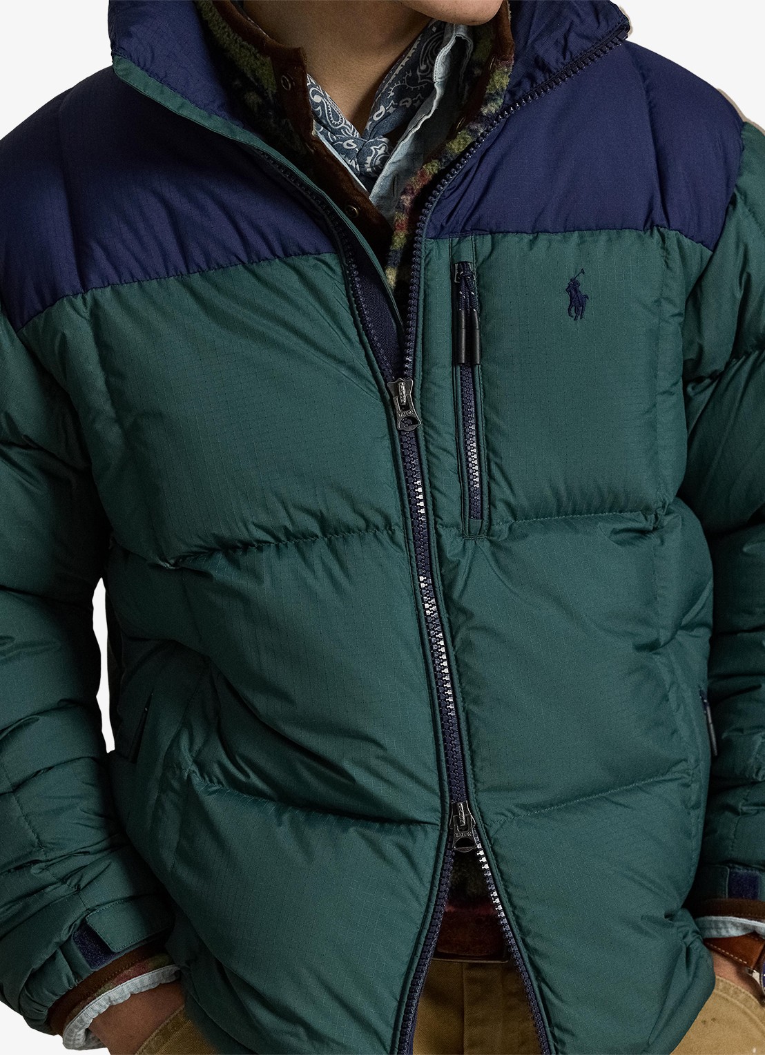 Ralph Lauren Gorham puffer jas met opstaande kraag - detail 2 charter green / groen