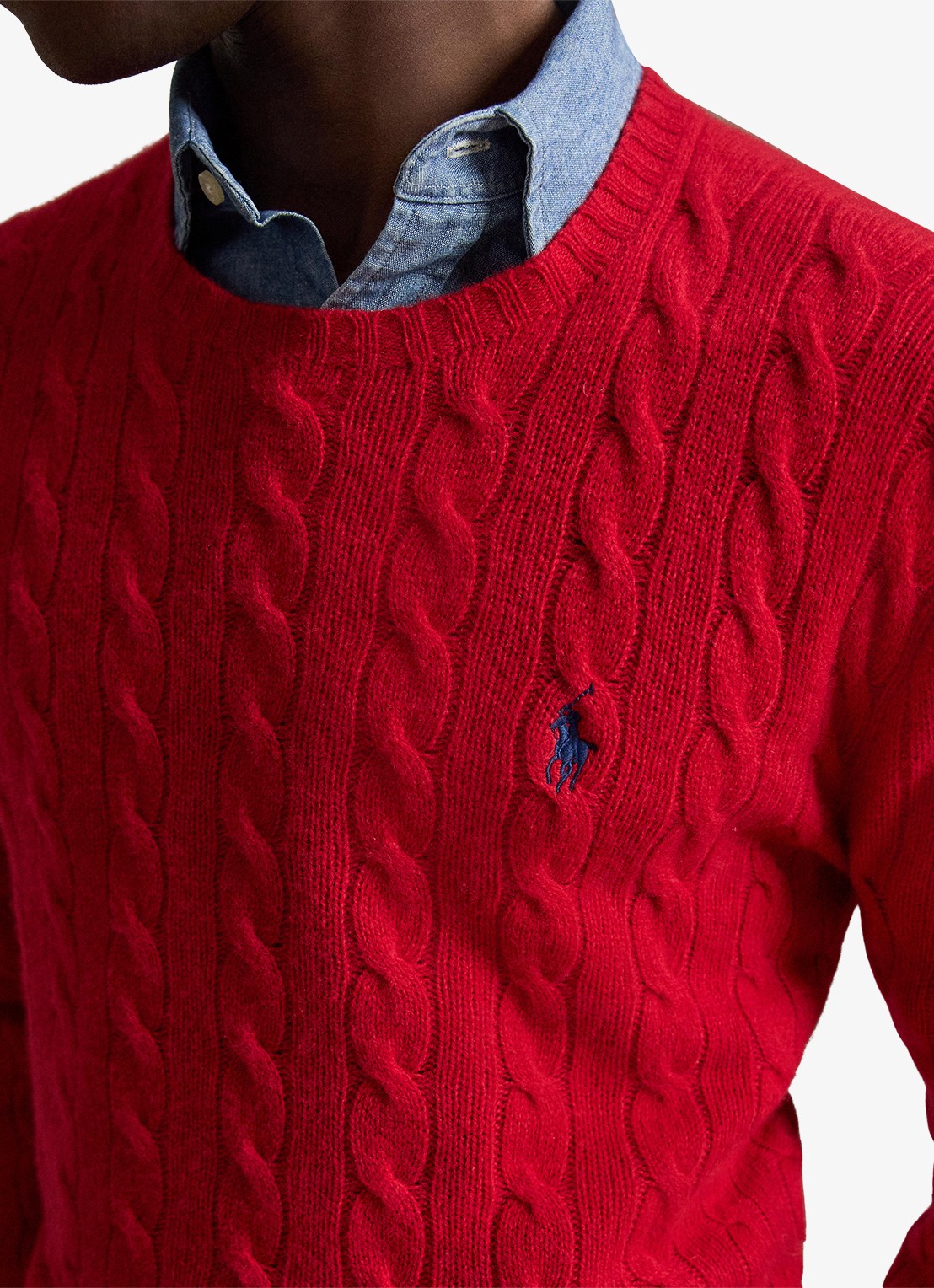 Ralph Lauren Kabelgebreide trui in kasjmierblend met logoborduring - detail 4 park ave red / rood