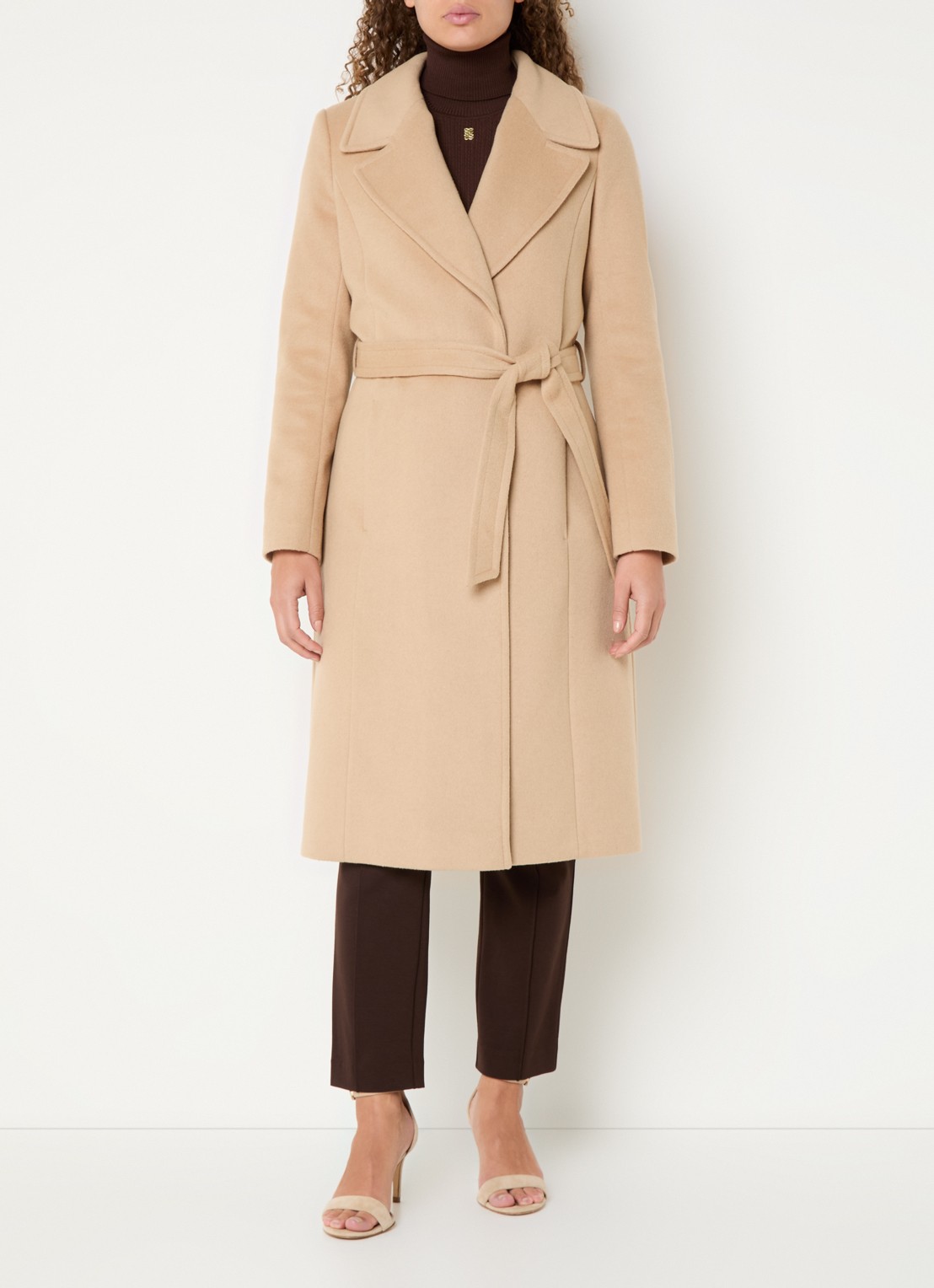 Ralph Lauren Mantel in kasjmierblend met schoudervulling en ceintuur - detail camel