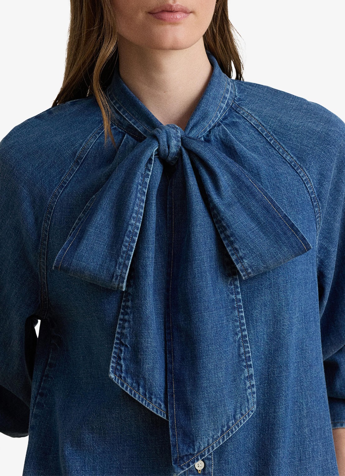 Ralph Lauren Midi blousejurk van denim met sjaalkraag - detail 2 atlantic blue wash / indigo