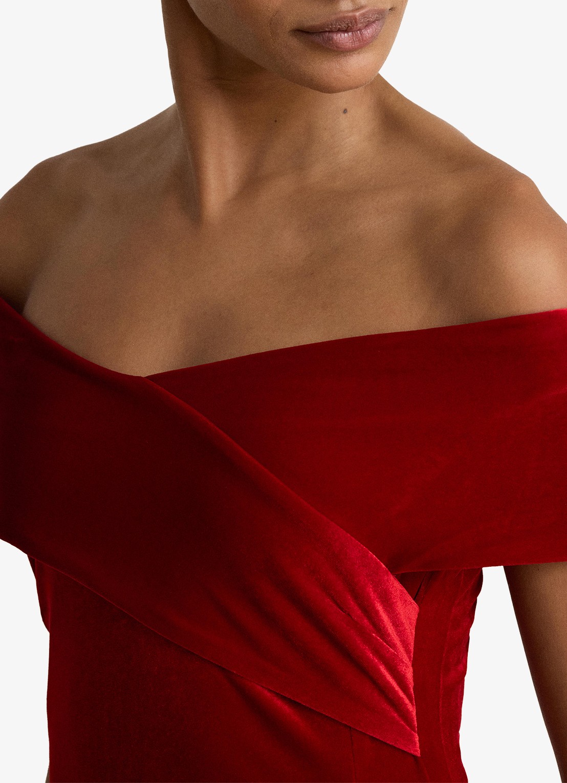 Ralph Lauren Off shoulder maxi jurk van fluweel met split - detail 5 lauren red velvet / rood