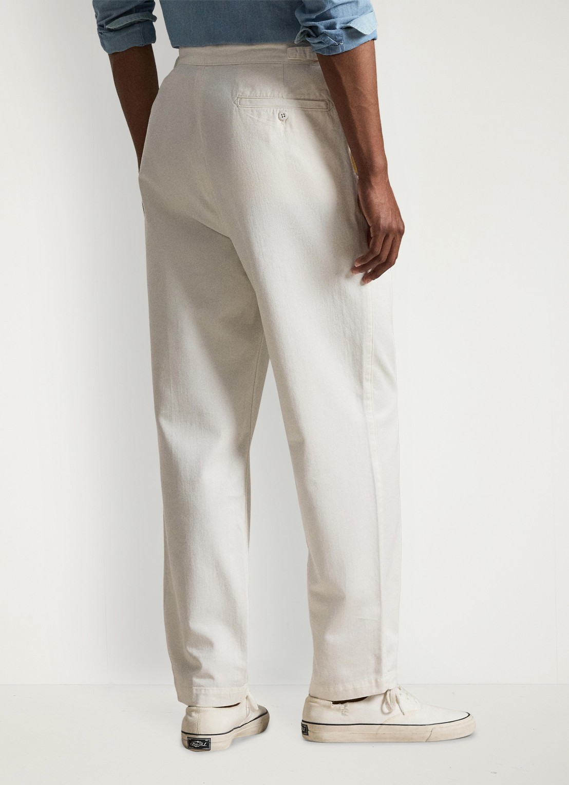Ralph Lauren Relaxed fit chino met plooidetails - achterkant 3 deckwash white / wit