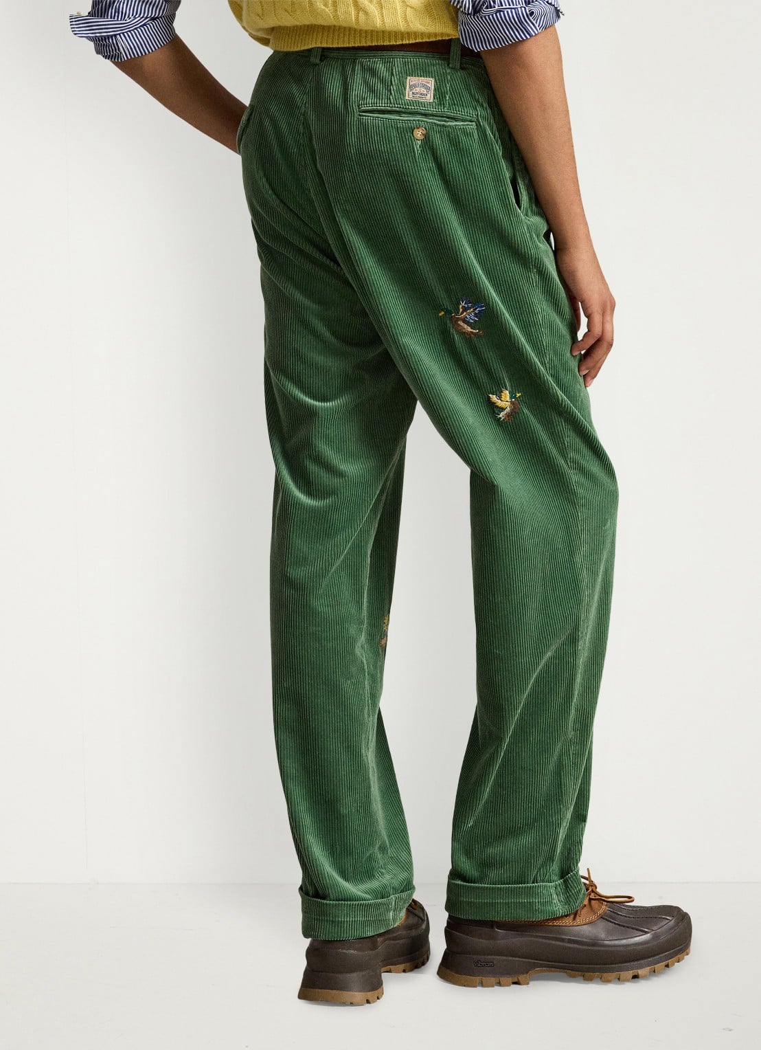 Ralph Lauren Tapered fit broek van corduroy met borduring - achterkant 3 meadow green aoe-zwjv / groen