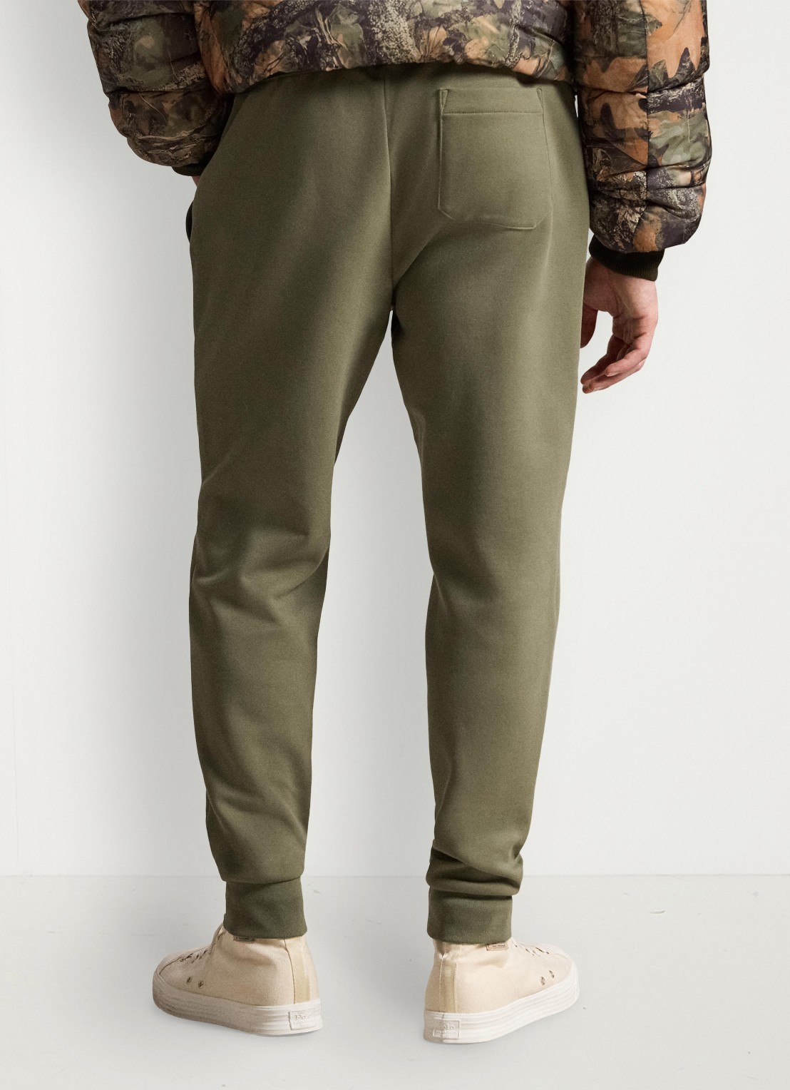 Ralph Lauren Tapered fit joggingbroek met logoborduring - achterkant cruise olive / groen