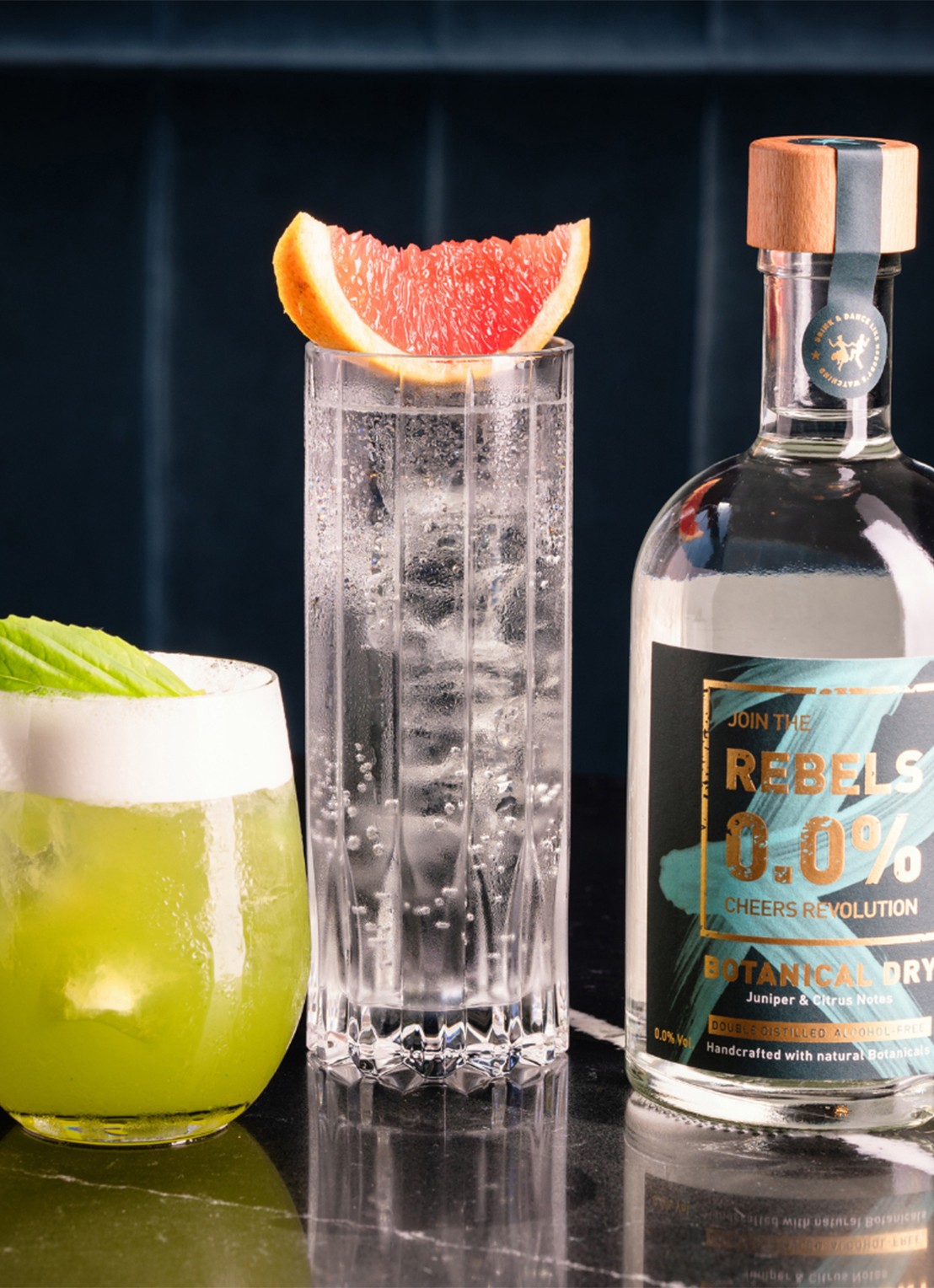 Rebels 0.0% Botanical Dry likeur alcoholvrij 500 ml - voorkant 2 undefined
