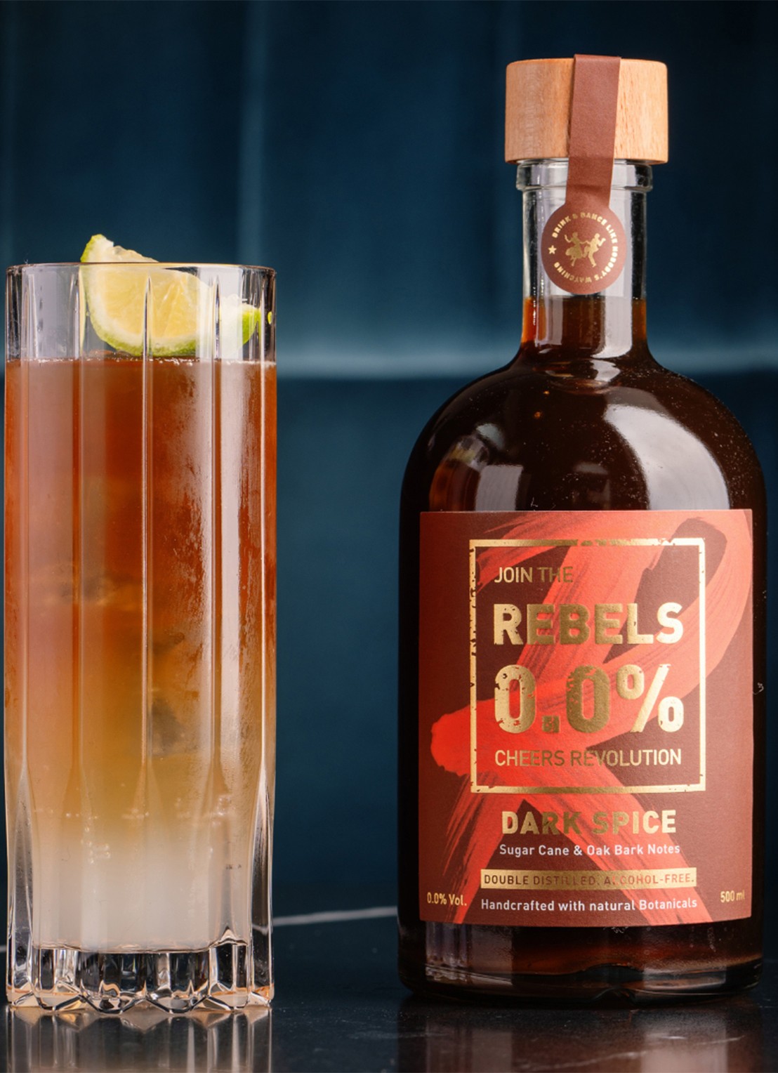 Rebels 0.0% Dark Spice likeur alcoholvrij 500 ml - voorkant 3 undefined