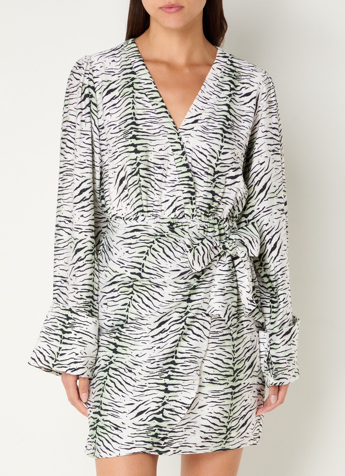 Refined Department Liselle mini wikkeljurk met zebraprint - detail wit