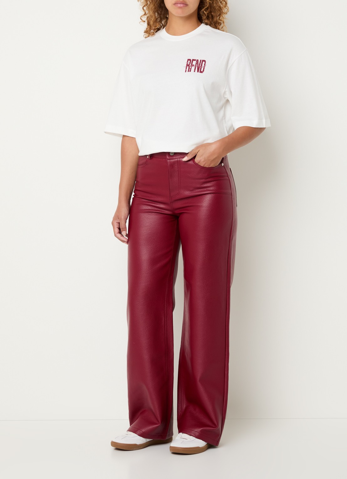 Refined Department Maggy T-shirt met logo- en backprint - voorkant 3 gebroken wit