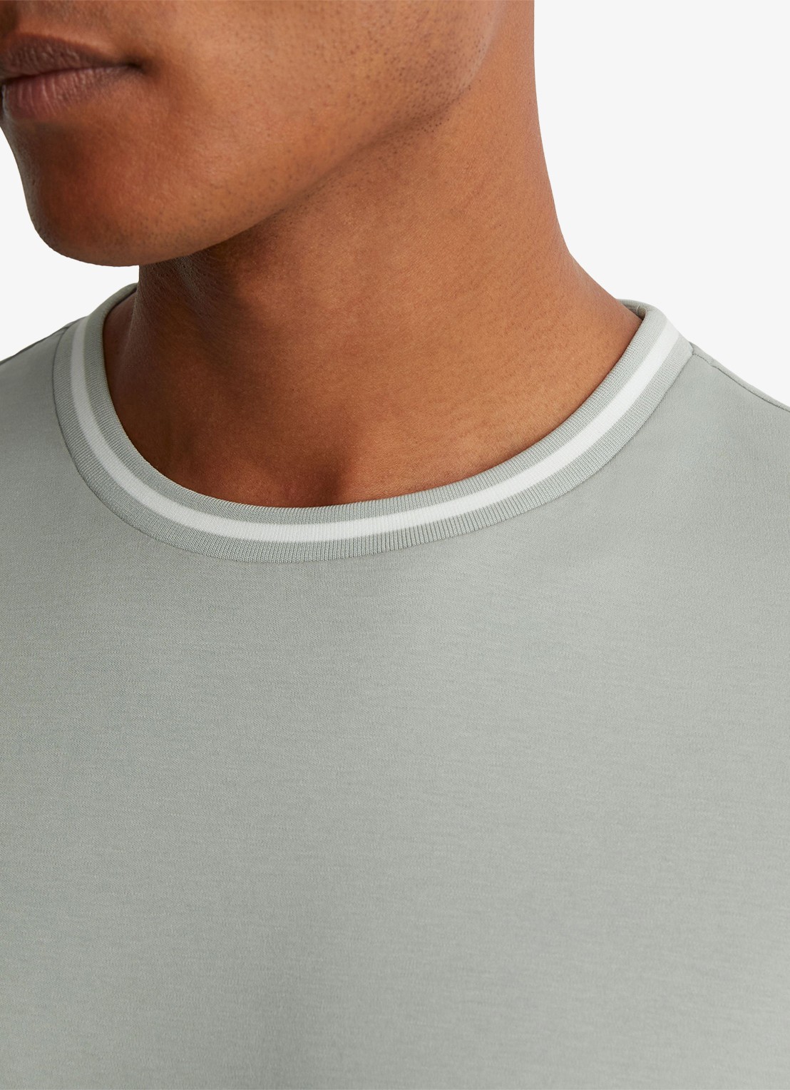 Reiss Ainsley T-shirt met gestreept detail - detail 2 lindegroen
