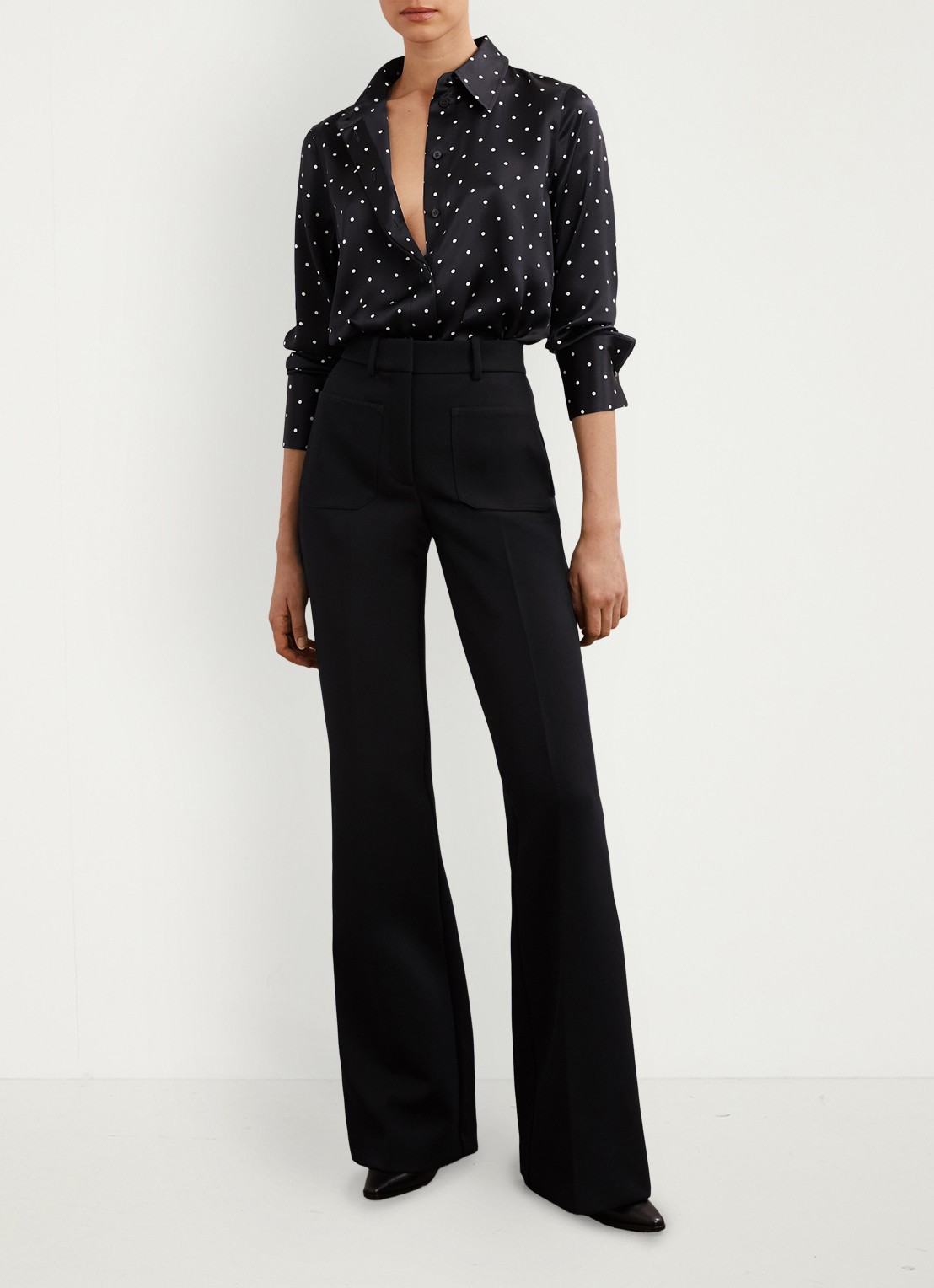 Reiss Ameira blouse van zijde met stippenprint - voorkant 2 donkerblauw