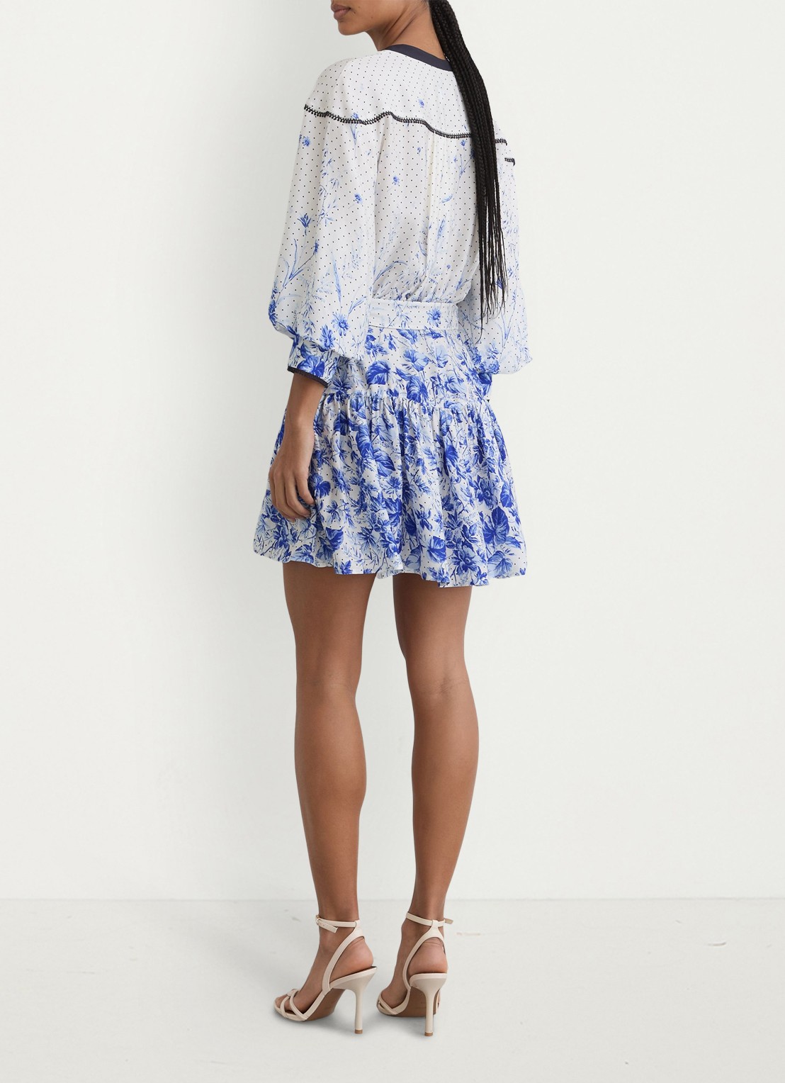 Reiss Anisa mini jurk met strikceintuur en bloemenprint - achterkant blauw