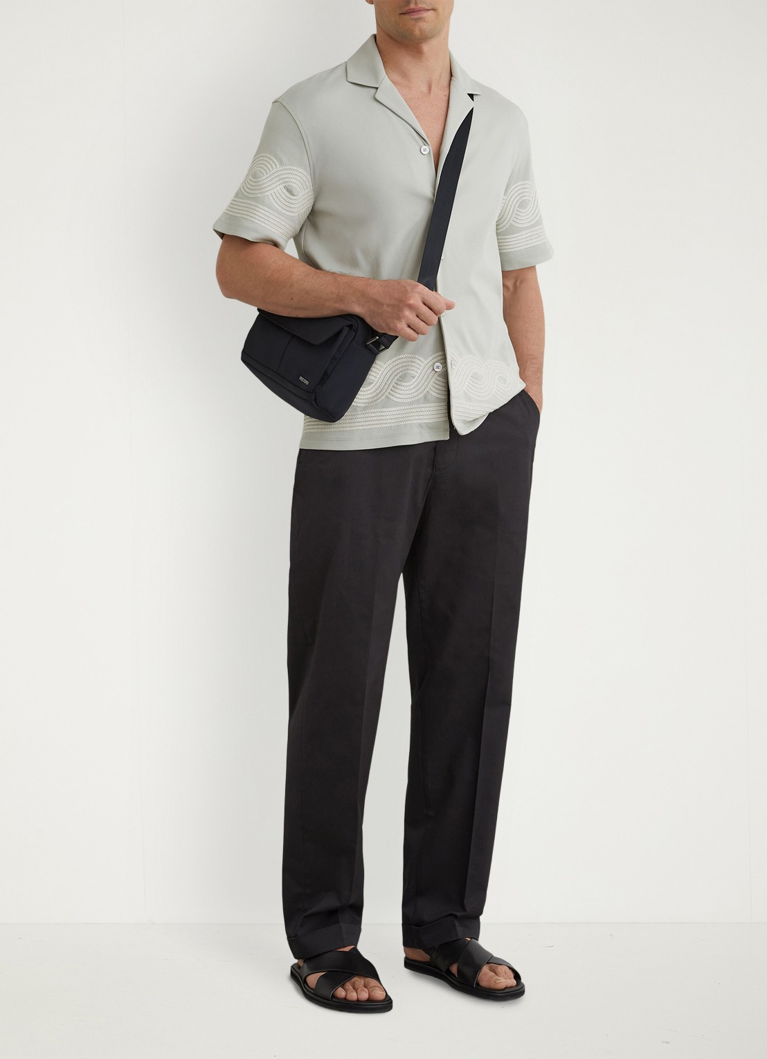 Reiss Arden regular fit overhemd met borduring - voorkant 2 donkergroen