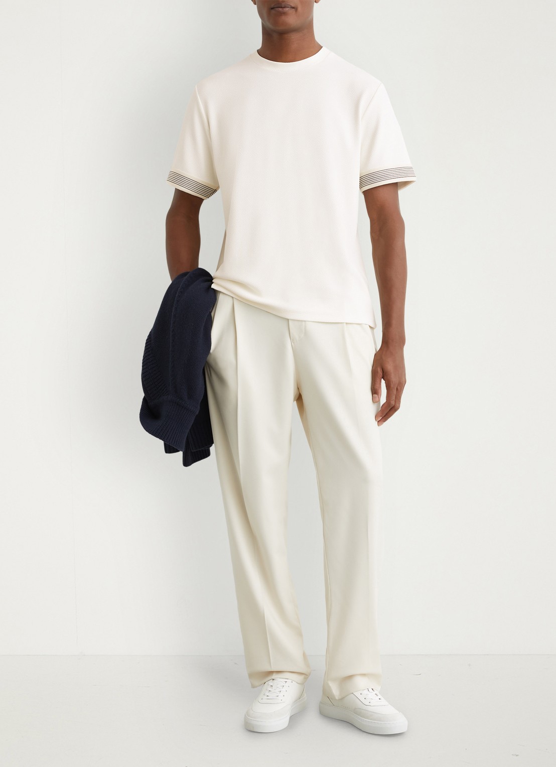 Reiss Aries T-shirt met structuur - voorkant 3 gebroken wit
