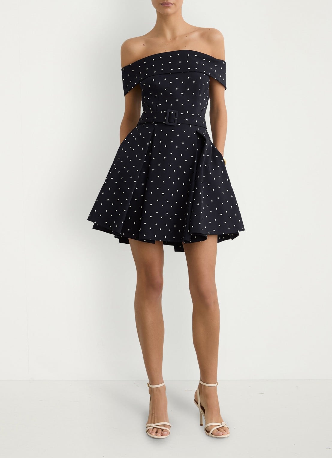 Reiss Arwen mini jurk met stippenprint - voorkant 7 donkerblauw