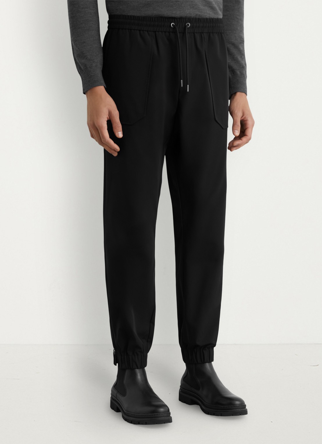 Reiss Ascend joggingbroek met opgestikte zakken - detail 2 black / zwart
