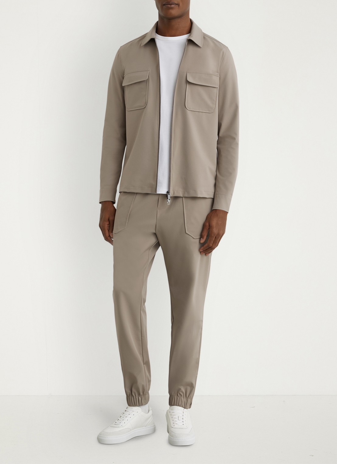 Reiss Ascend overshirt met borstzakken  - voorkant 6 lichtbruin