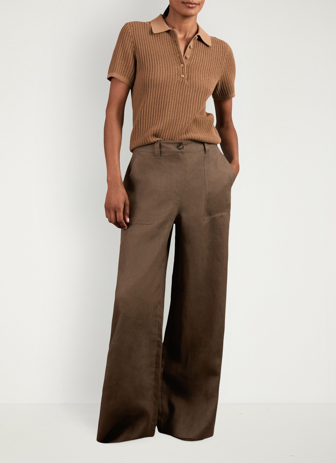 Reiss Ashby mid waist wide fit broek van linnen met steekzakken - detail 3 chocoladebruin