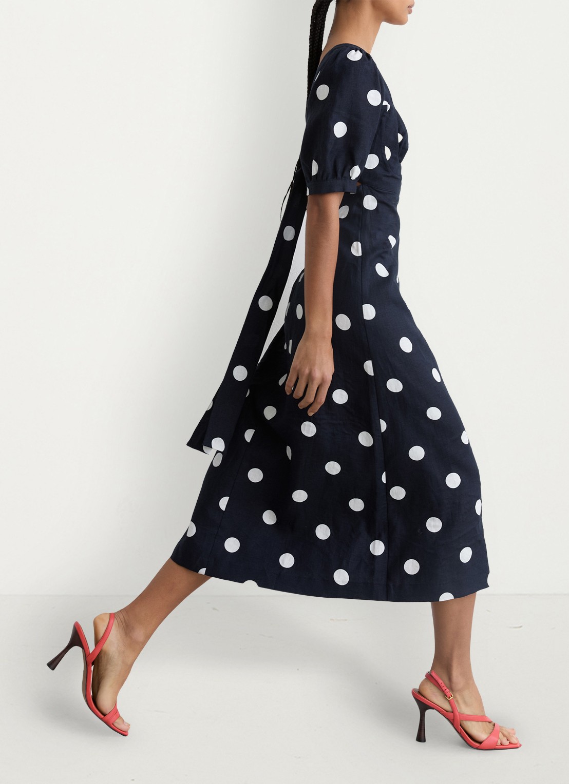 Reiss Astrid midi jurk van linnen met pofmouw - detail 2 zwart