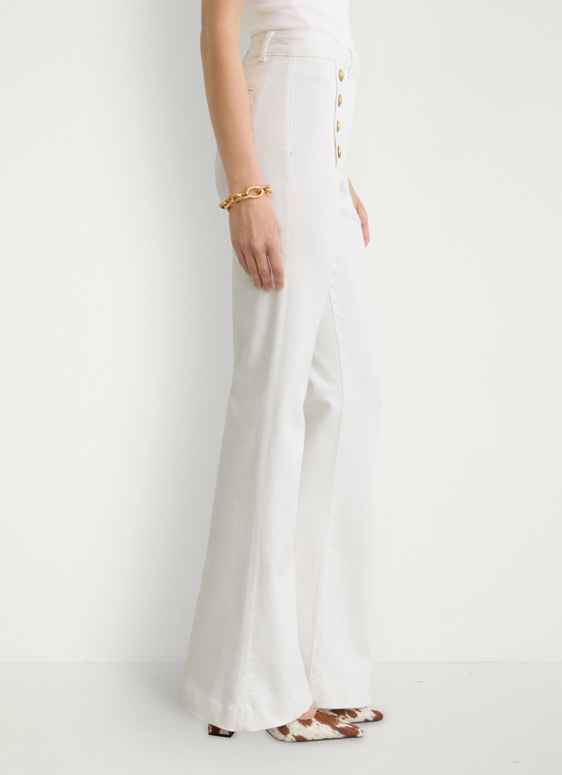 Reiss Athena high waist flared fit jeans in katoenblend - detail 6 wit