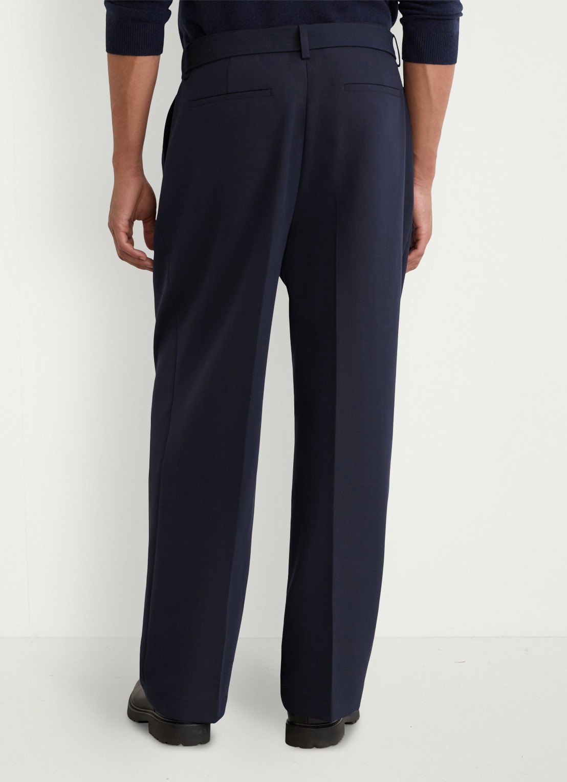 Reiss Atwell loose fit pantalon met ceintuur - achterkant 7 navy / blauw