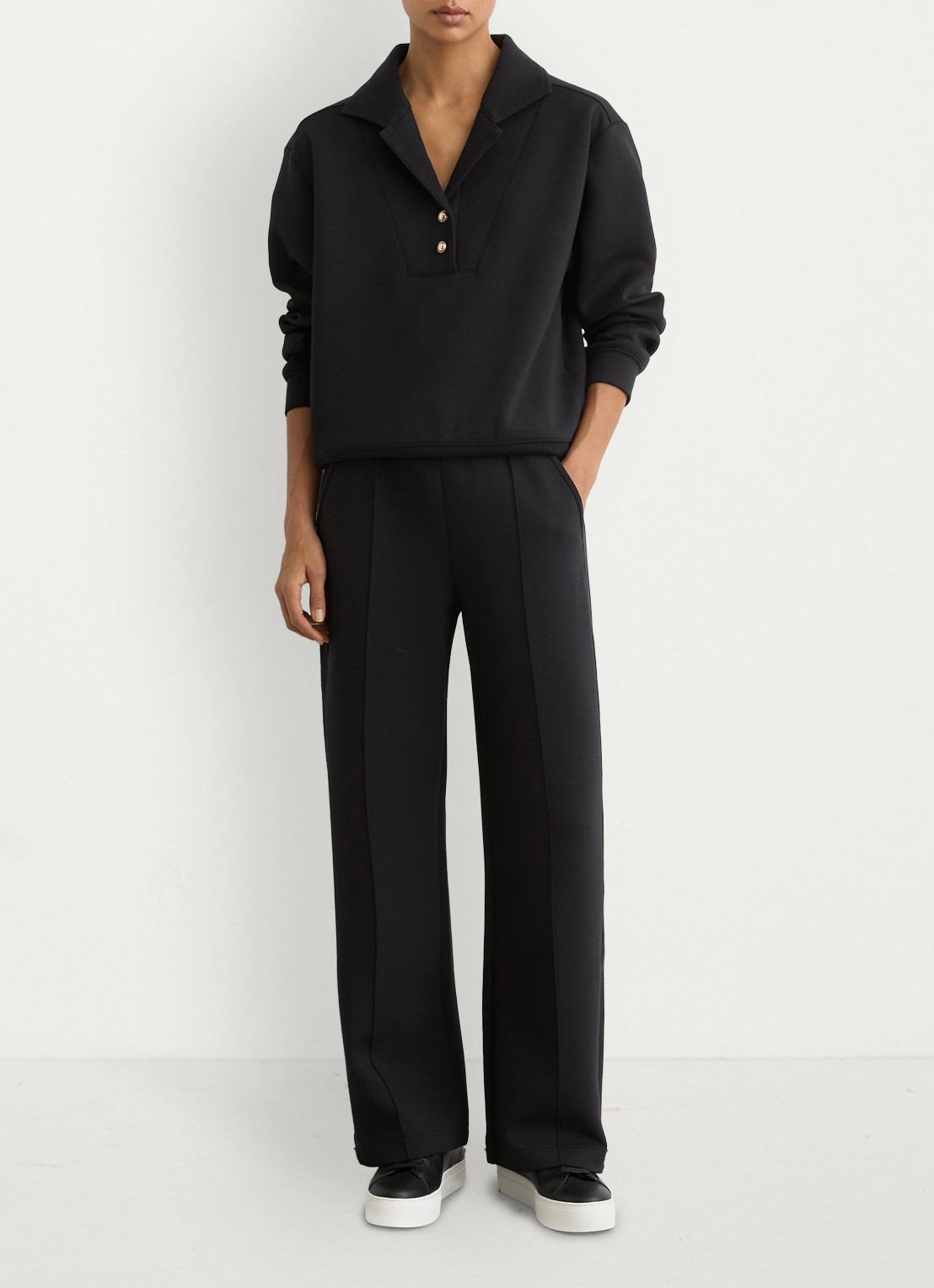 Reiss Bella wide fit joggingbroek met steekzakken - voorkant 3 black / zwart