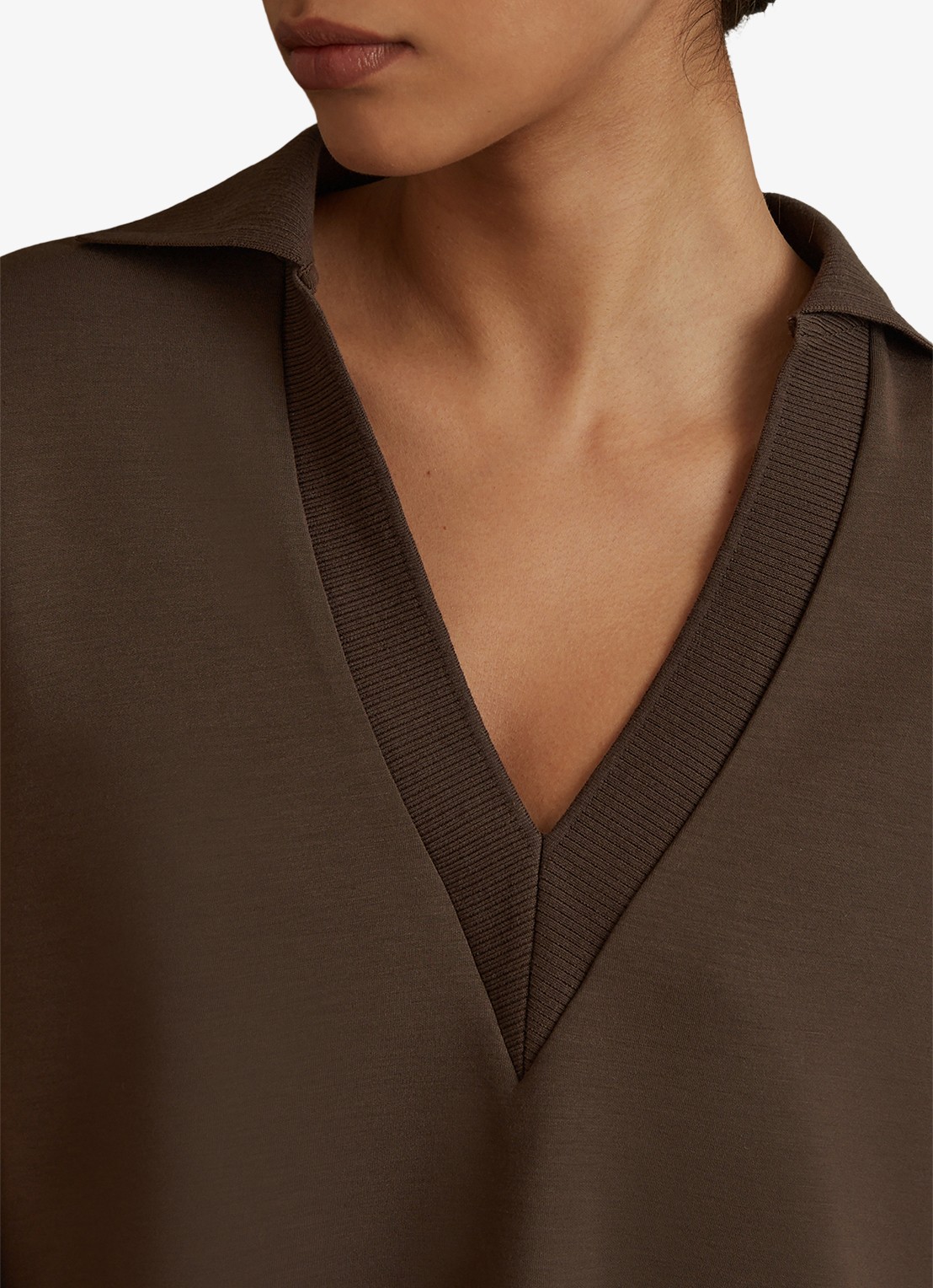 Reiss Bernie pullover met V-hals - detail 3 chocoladebruin